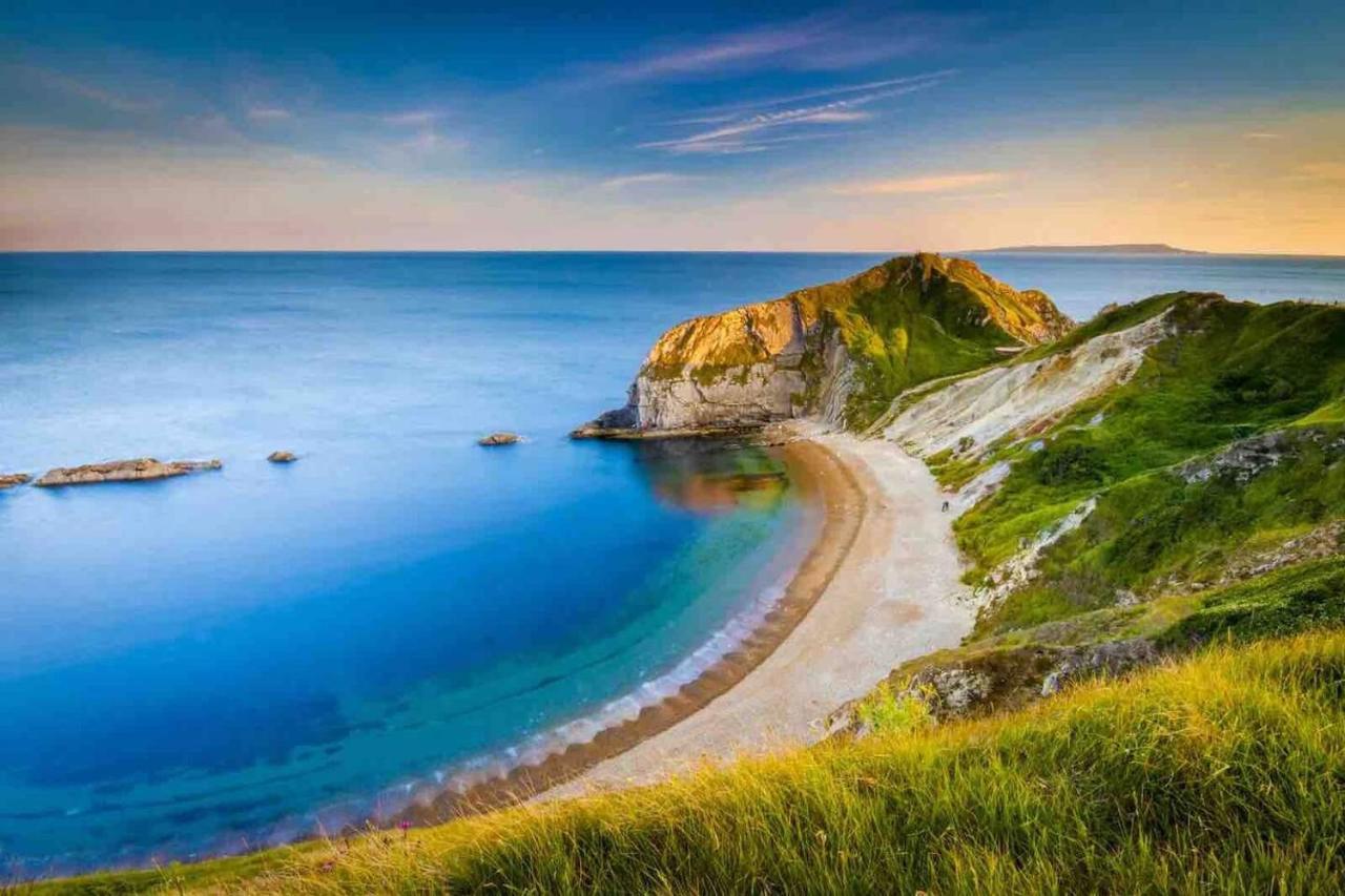 Flat-B, 4 Adults, 20 Mins To Beach, Netflix, Wifi, Sleeps 4 Adults บอร์นมัธ ภายนอก รูปภาพ